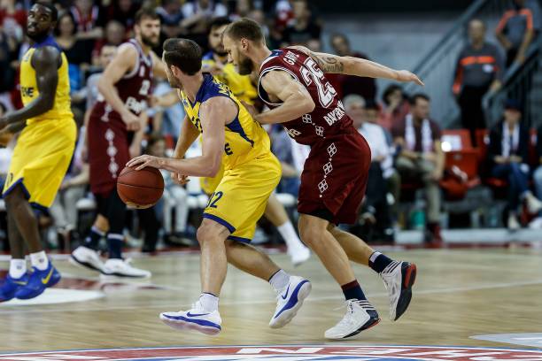 在他的组织 在他的组织