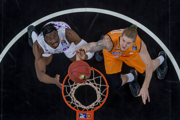 断撕扯对方 断撕扯对方